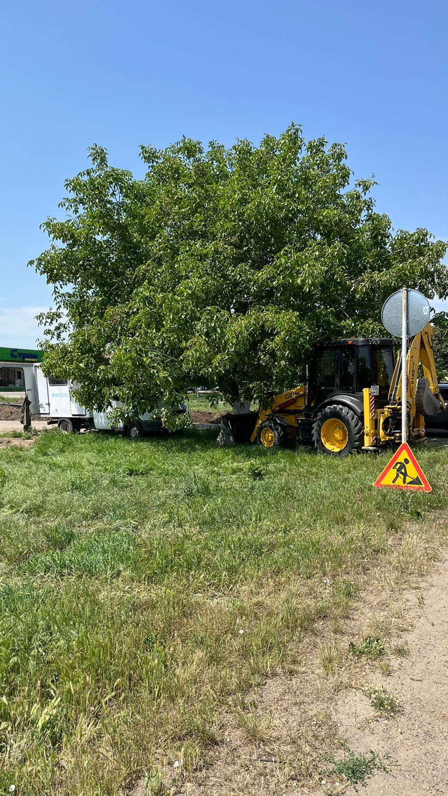 МП «Водоканал» сообщает, что 06.06.2024г. была проведена проверка бригады  водопроводного цеха на объекте х. Тельман, пер. Осенний.